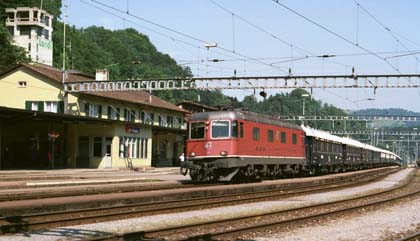 SBB Re 6/6 mit Orient-Express in Wolhusen