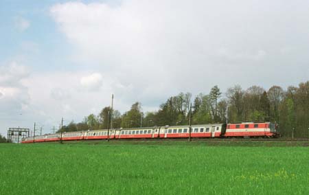 SBB Re 4/4 II 11103 mit EW III-Pendel bei Othmarsingen
