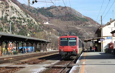 SBB RBDe 560-Pendel Regionalzug im Bahnhof Leuk