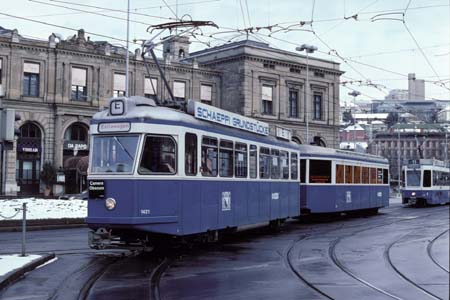 VBZ Be 4/4 1421 am Bahnhofsplatz