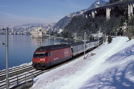 SBB Re 460 039 mit EW IV-Pendel als IR 1723 bei Chillon