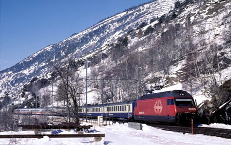 SBB Re 460 mit EC 5 bei Ausserberg