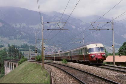 RAe TEE II 1053 auf dem Kanderviadukt bei Frutigen