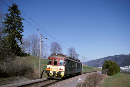 SBB RBe 4/4 1404 bei Renan BE