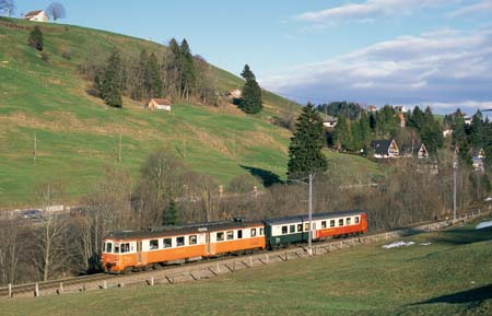 SOB ex-WM BDe 556-Pendel bei Biberbrugg