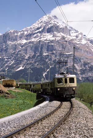 BOB BDeh 4/4 303 unterhalb Grindelwald