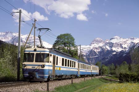 MOB Be 4/4 5004-Pendel als 433 bei Boden (Lenk)