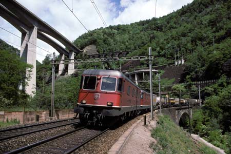 SBB Re 6/6 11640 in der Biaschina