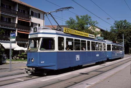 VBZ Be 4/4 1417 in Zürich Krematorium Sihlfeld