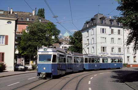 VBZ 2x Be 4/6 1637 & 1715 in Zürich Hottingerplatz