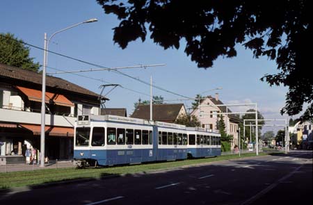 VBZ Be 4/6 2090 & Be 2/4 in Zürich Schwamendingerplatz