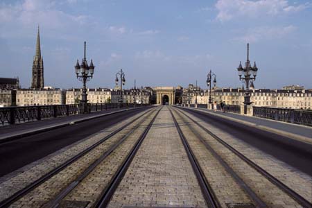 Trassee auf der Brücke in Bordeaux