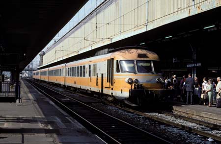 SNCF RTG T 2013 als 4480 bei der Abfahrt in Bordeaux