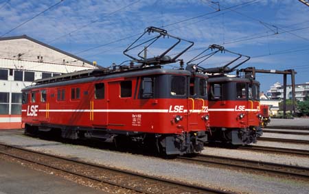 LSE De 4/4 121 + De 4/4 122 in Stansstad