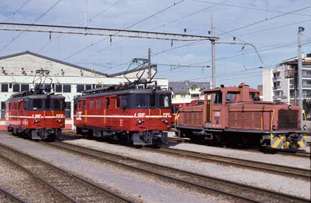 LSE De 4/4 121 + De 4/4 122 in Stansstad
