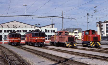 LSE De 4/4 121 + De 4/4 122 + Gm 4/4 111 + Tm 2/2 103 in Stansstad