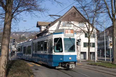 VBZ Be 4/8 2107 in Zürich Kirche Fluntern