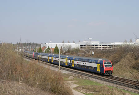 SBB Re 450-Pendel beim Bhf. Stettbach