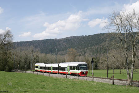 TRN RABe 527 322 bei Couvet