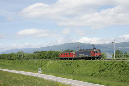 SBB Re 620 065 & Re 6/6 11601 bei Estavayer-le-Lac