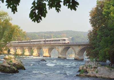 RABe EC 1055 bei Neuhausen am Rheinfall (Schweizrundfahrt vom 11.9.99)