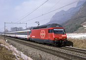 SBB Re 460 mit IR bei Yvorne